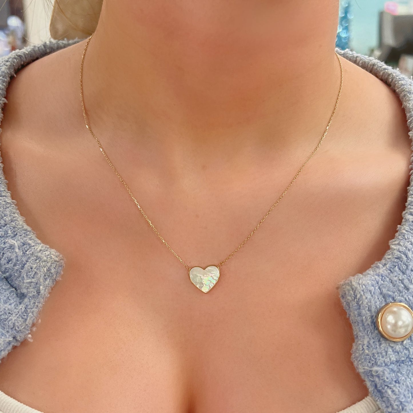 Shimmering 9ct Yellow Mother of Pearl Heart Necklace