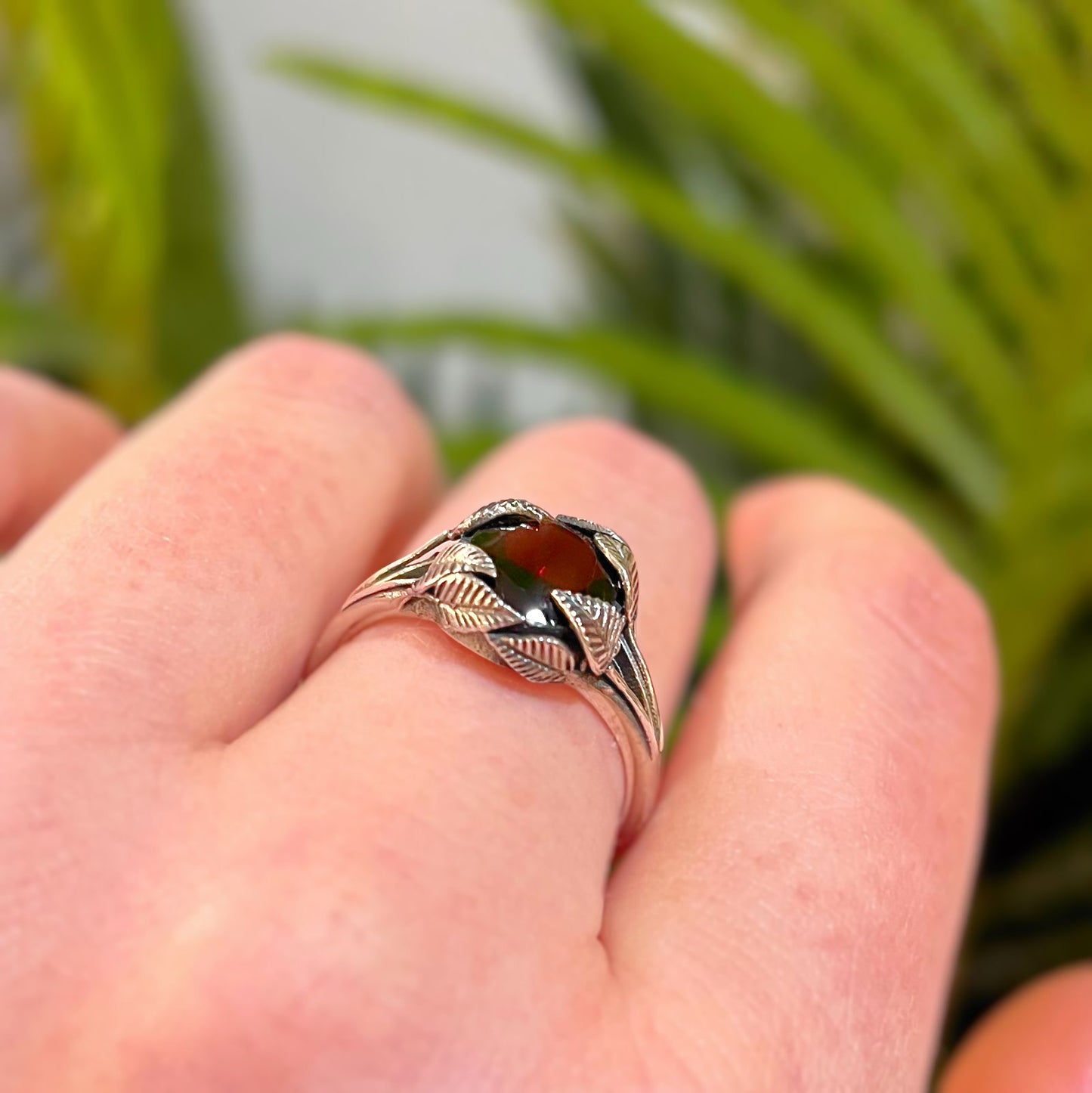 Sterling Silver Garnet Nature-Inspired Oxidised Detail Ring - Size S