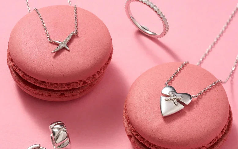 Silver Kiss Pavé Necklace | Ania Haie
