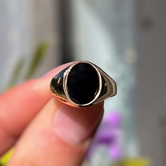 Vintage 9ct Yellow Gold Oval Onyx Signet Ring - Size L
