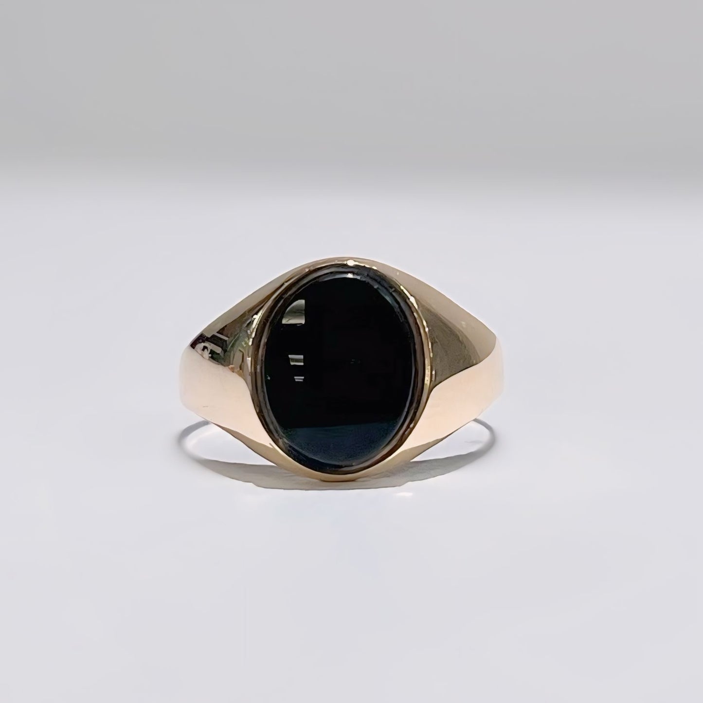 Vintage 9ct Yellow Gold Oval Onyx Signet Ring - Size L