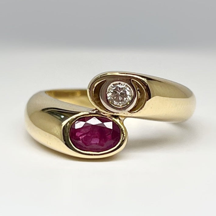 Vintage 18ct Gold Ruby and Diamond Toi et Moi Ring - Size K1/2