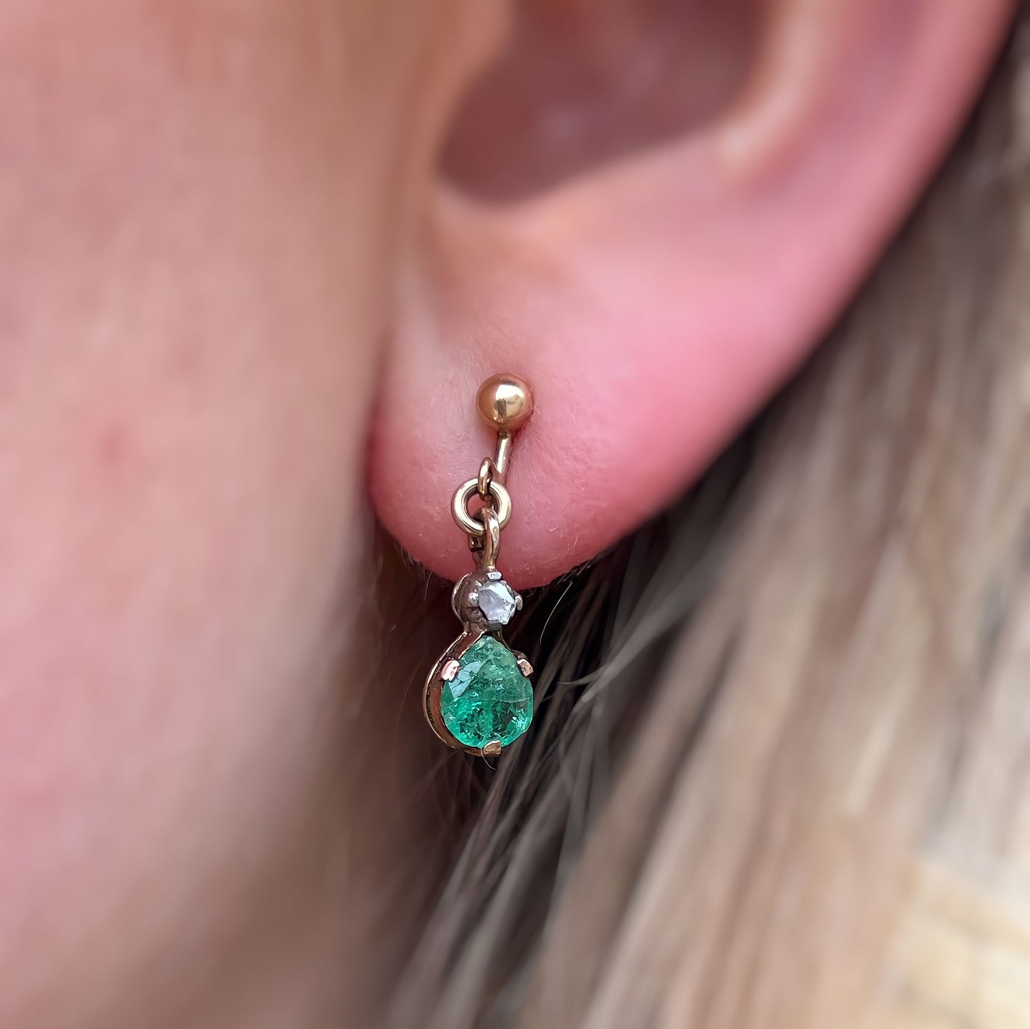 Antique Edwardian 9ct Yellow Gold Emerald and Diamond Screw Back Earrings