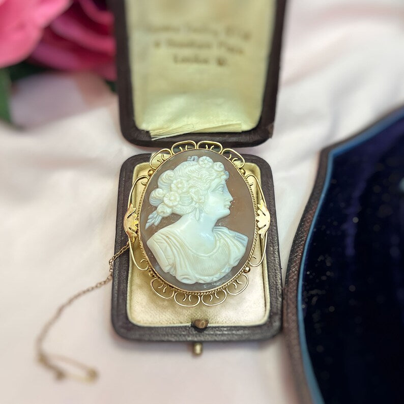 Victorian 9ct Yellow Gold Ladies Portrait Cameo Brooch