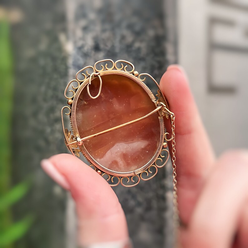 Victorian 9ct Yellow Gold Ladies Portrait Cameo Brooch