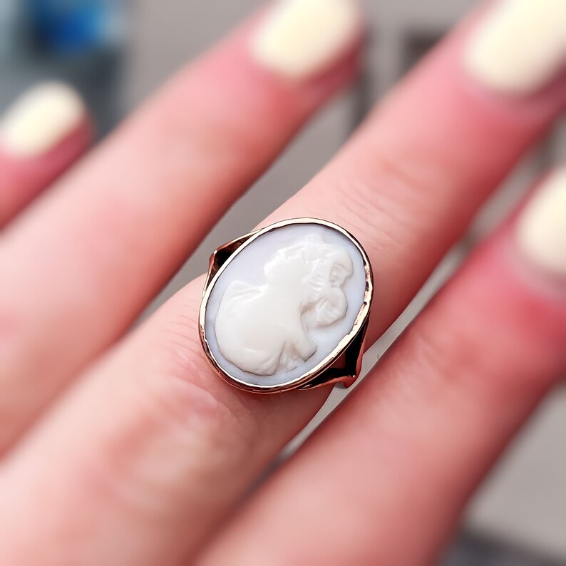 Antique Edwardian 9ct Rose Gold White Cameo Ring | Size G