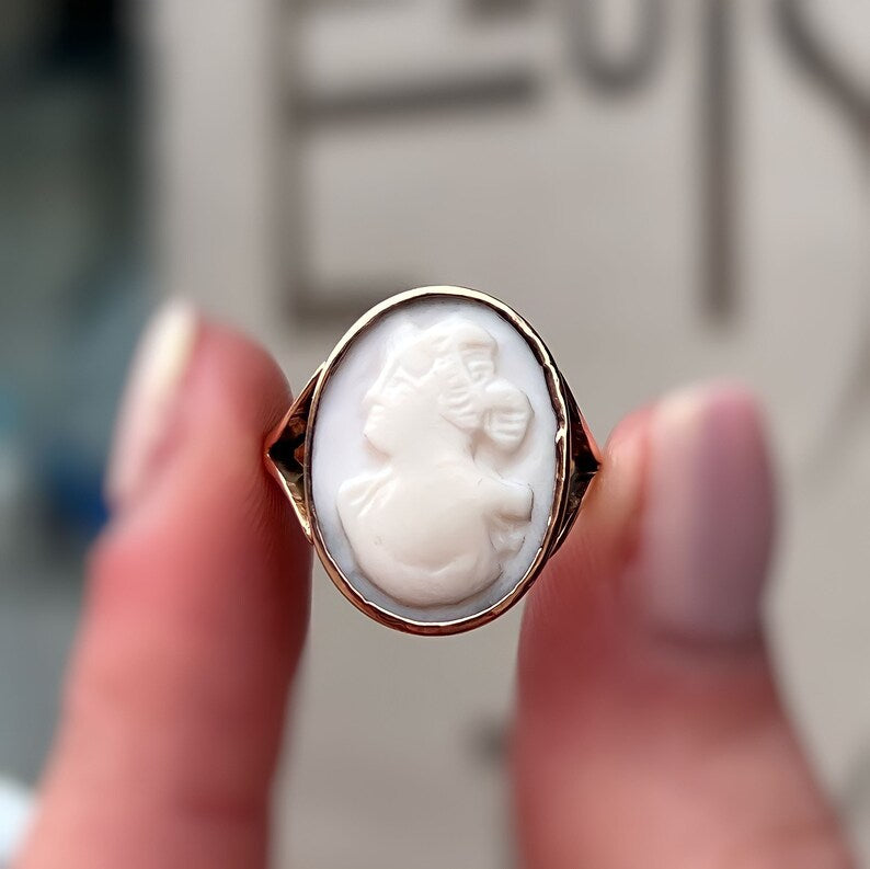 Antique Edwardian 9ct Rose Gold White Cameo Ring | Size G