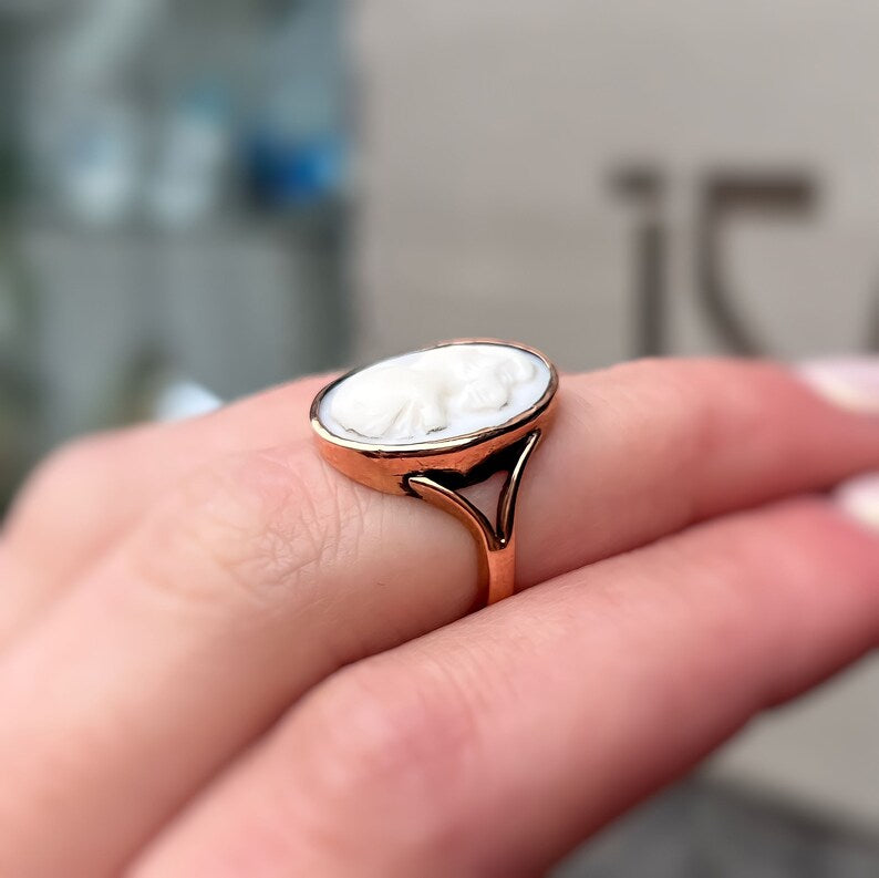 Antique Edwardian 9ct Rose Gold White Cameo Ring | Size G