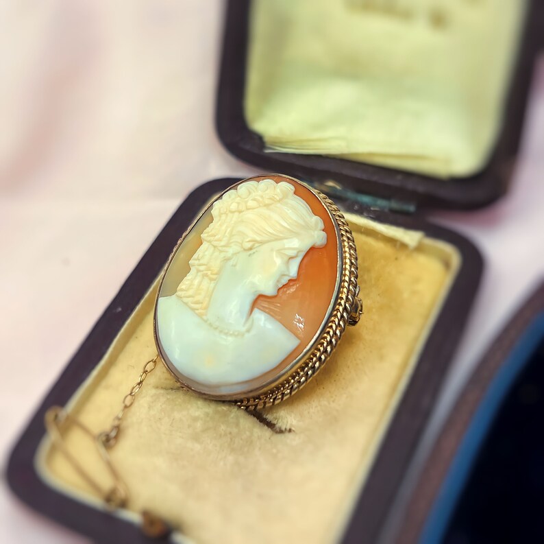 Antique Edwardian Lady Portrait Cameo Brooch