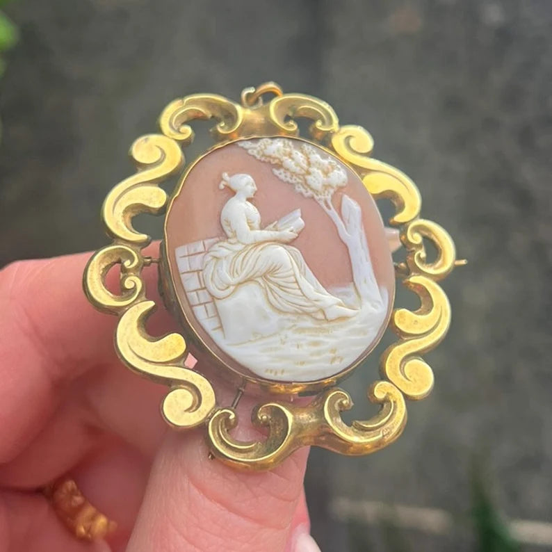 Antique Victorian Pinchbeck and Shell Cameo Brooch