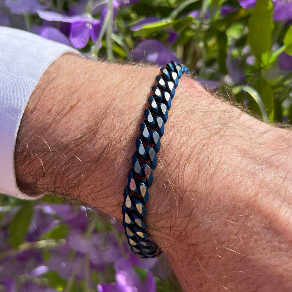 Gents Stainless Steel Blue and Silver Flat Curb Chain Bracelet | Unique & Co.