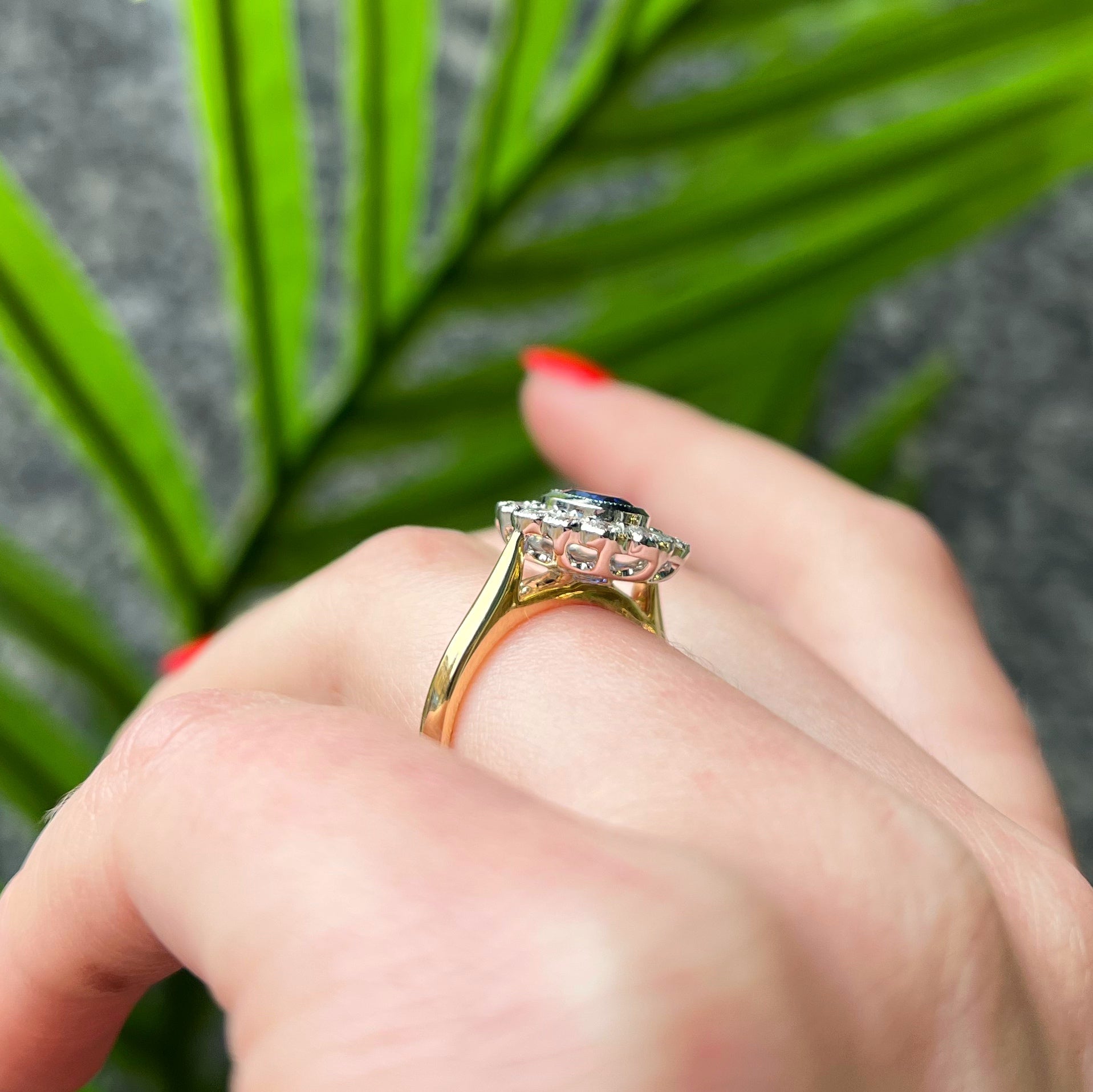 Ceylon Sapphire and Diamond 18ct Yellow Gold Cluster Ring | Size M ½