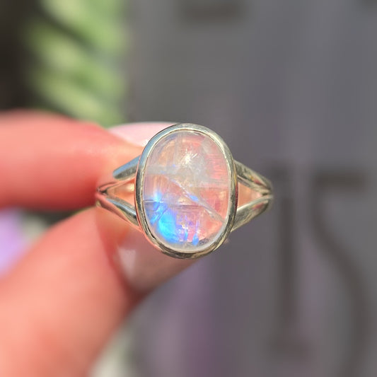 Sterling Silver Oval Rainbow Moonstone Ring - Size U