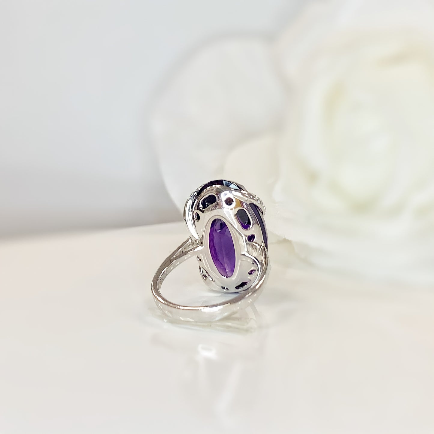 18ct White Gold Amethyst and Diamond Cocktail Ring - SIZE M