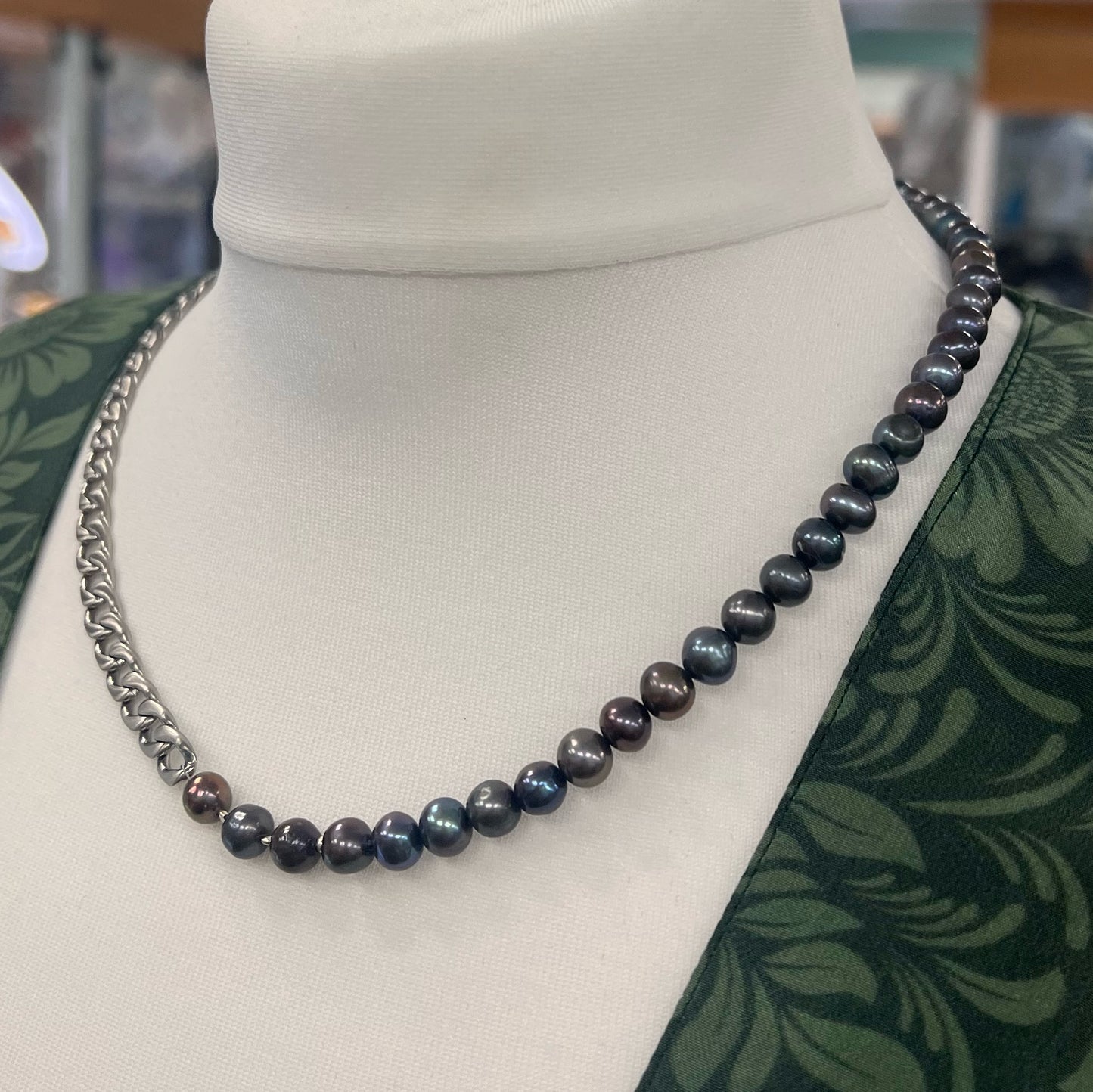 Gents Black Pearl and Stainless Steel Curb Chain Necklace