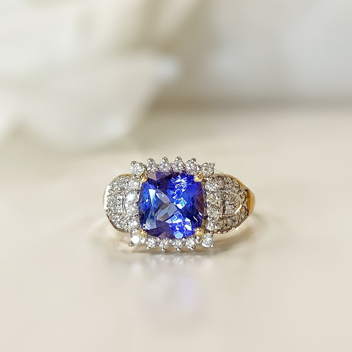 Vintage 18ct Yellow Gold Tanzanite and Diamond Cluster Ring - SIZE N