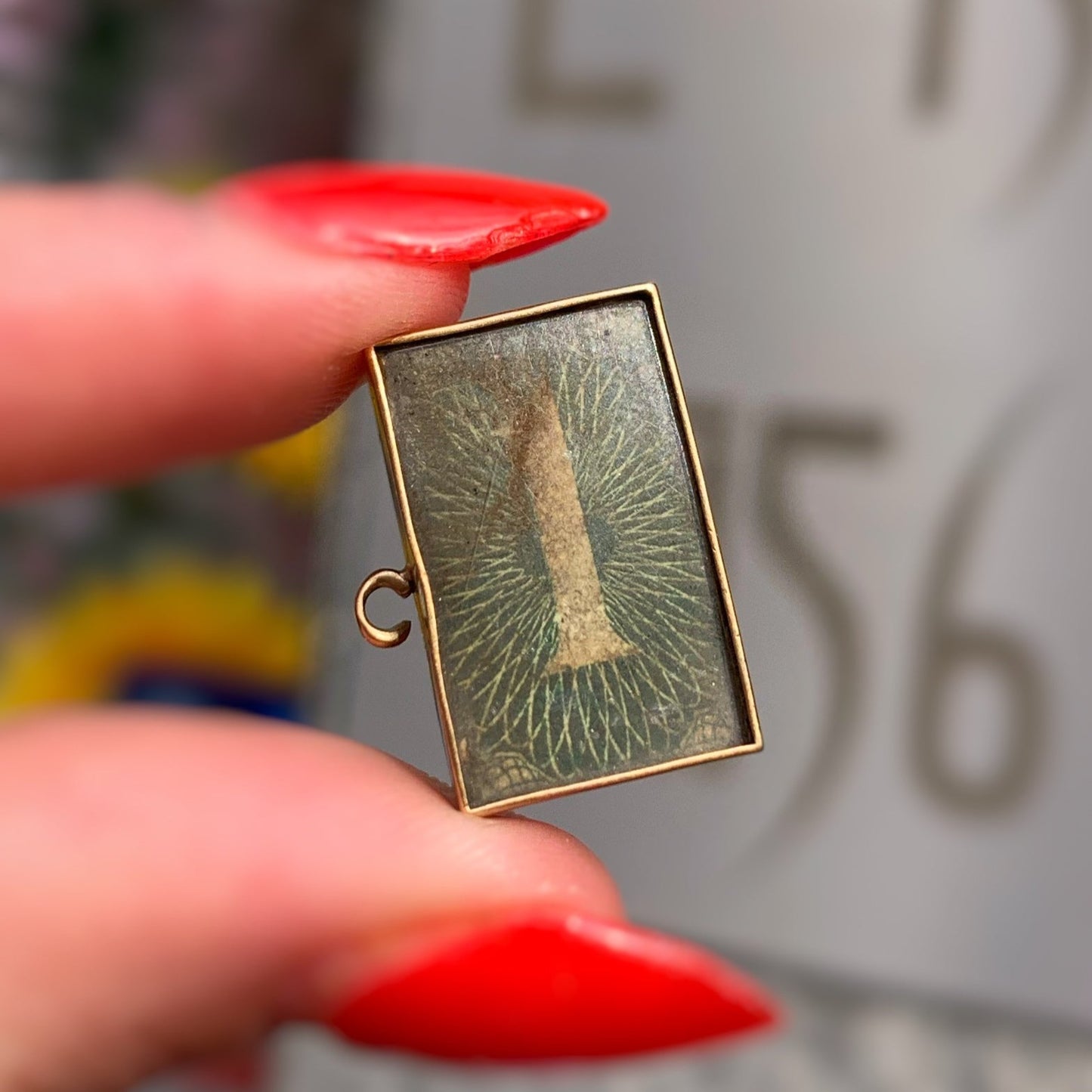 Antique 9ct Yellow Gold One Pound Charm