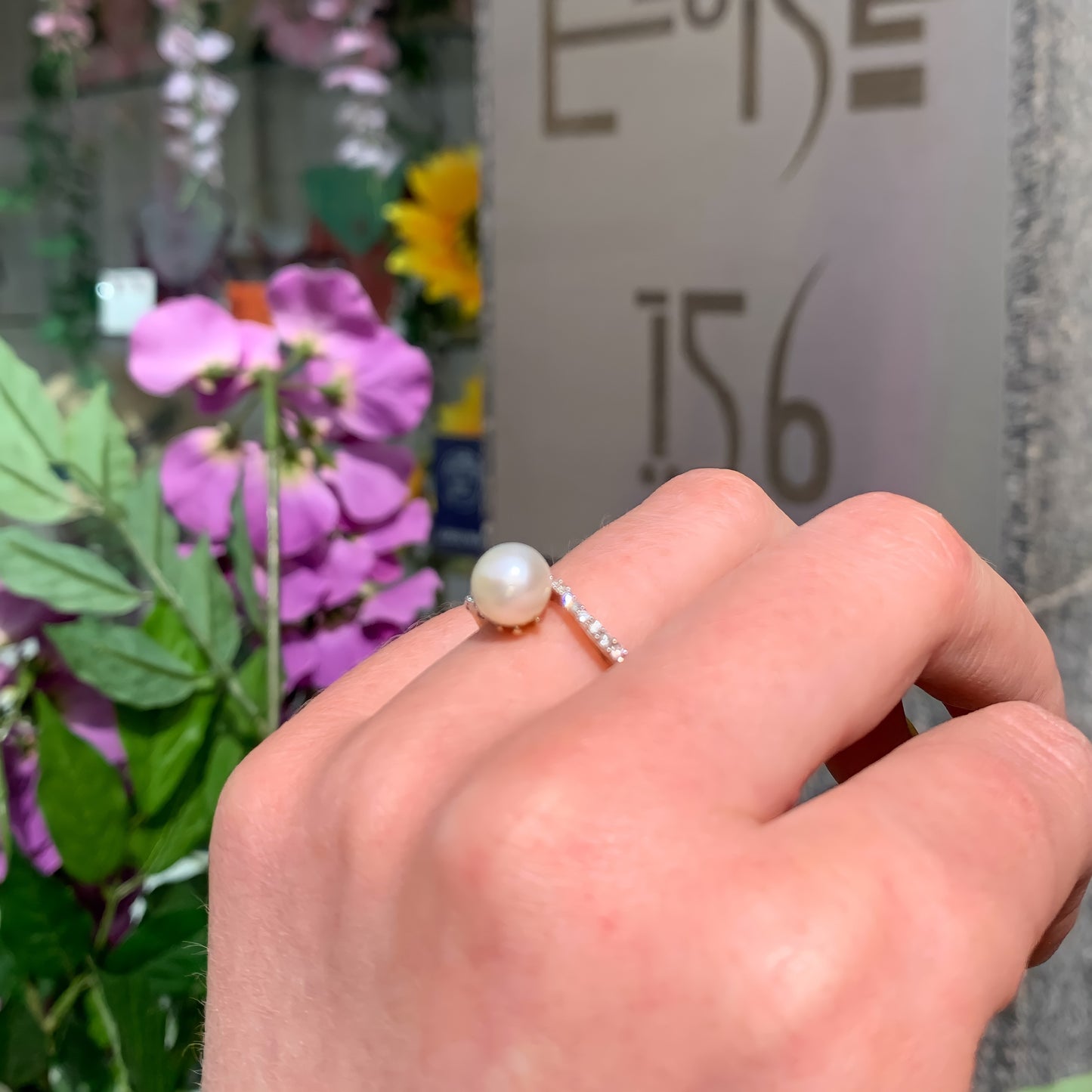 9ct Yellow Gold Pearl and Diamond Ring - SIZE L