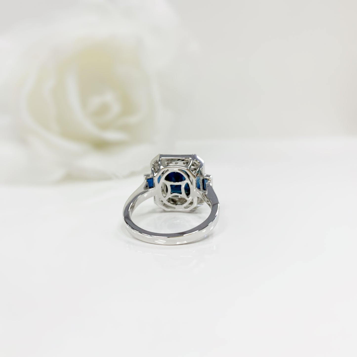 18ct White Gold Sapphire and Diamond Cocktail Art Deco Reproduction Ring - SIZE M 1/2