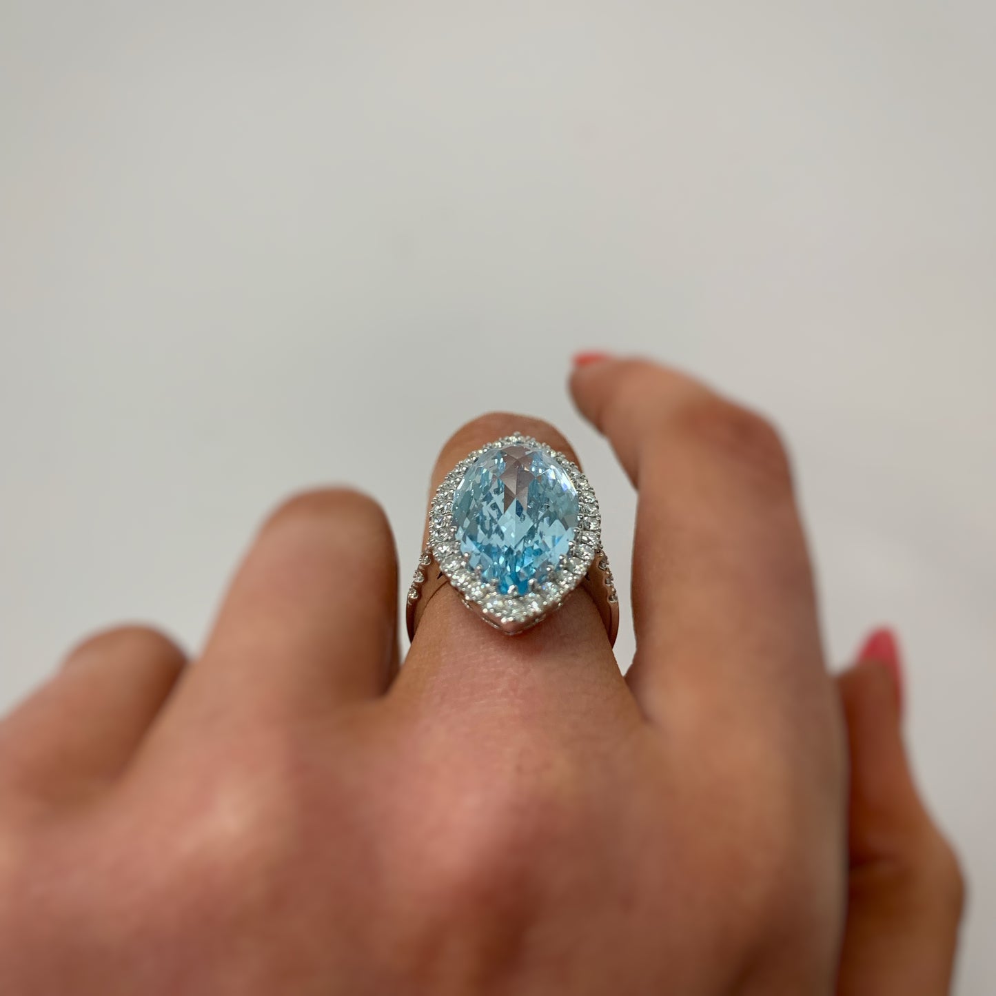 Magnificent 18ct White Gold Marquise Cut Blue Topaz & Diamond Cocktail Ring - SIZE M
