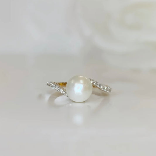 9ct Yellow Gold Pearl and Diamond Ring - SIZE L