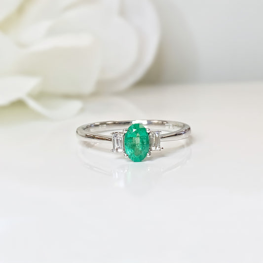 9ct White Gold Emerald and Diamond Three Stone Ring - SIZE O