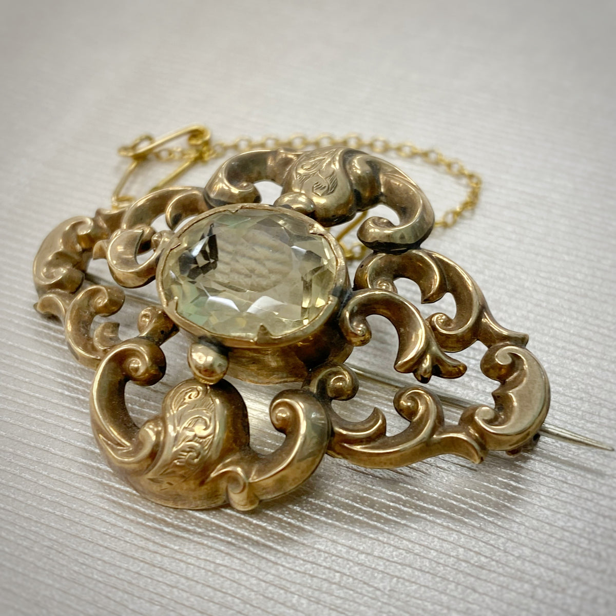 Victorian Golden Citrine 9ct Yellow Gold Brooch (with safety chain)