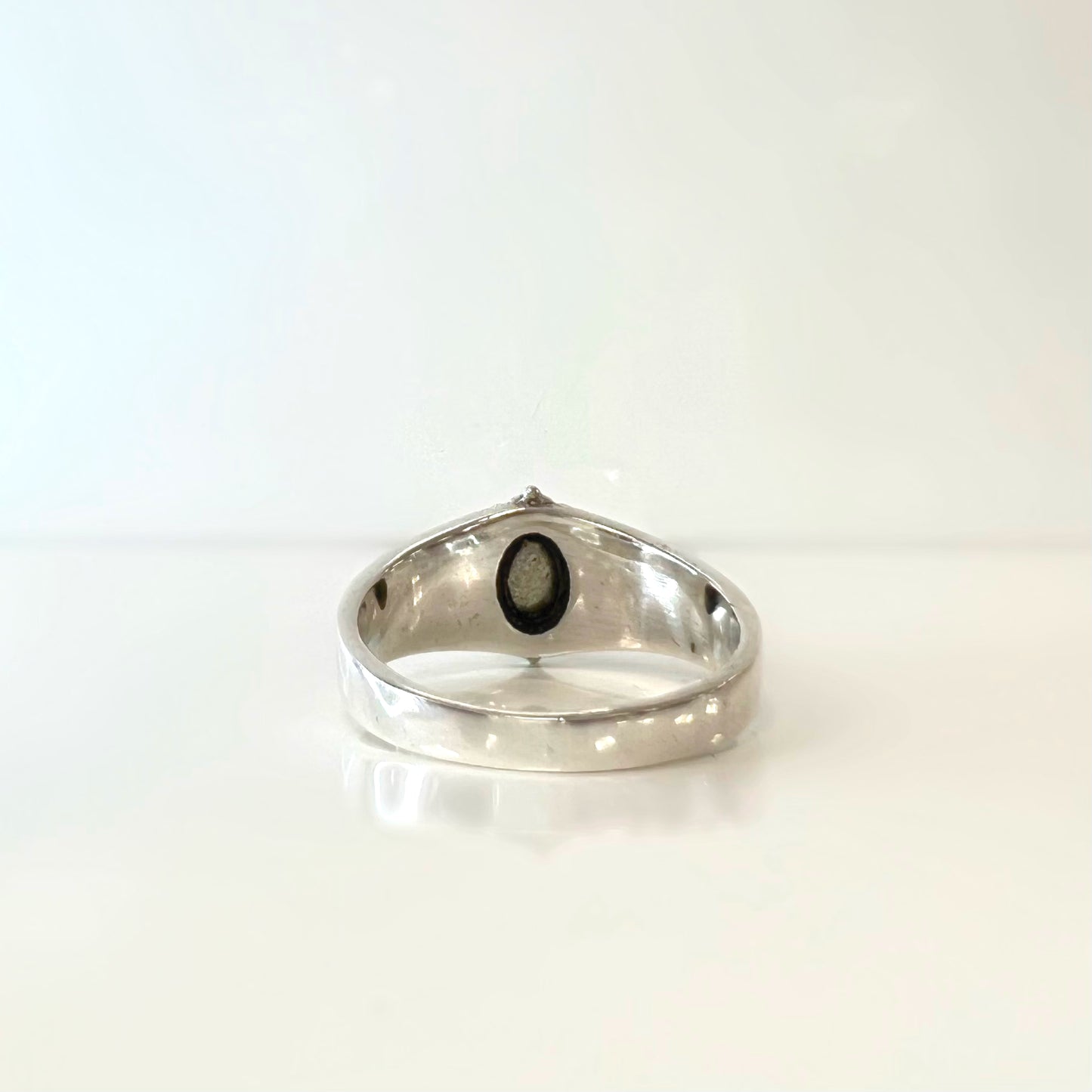 Sterling Silver Bohemian Oval Cut Labradorite Ring - Size N 1/2