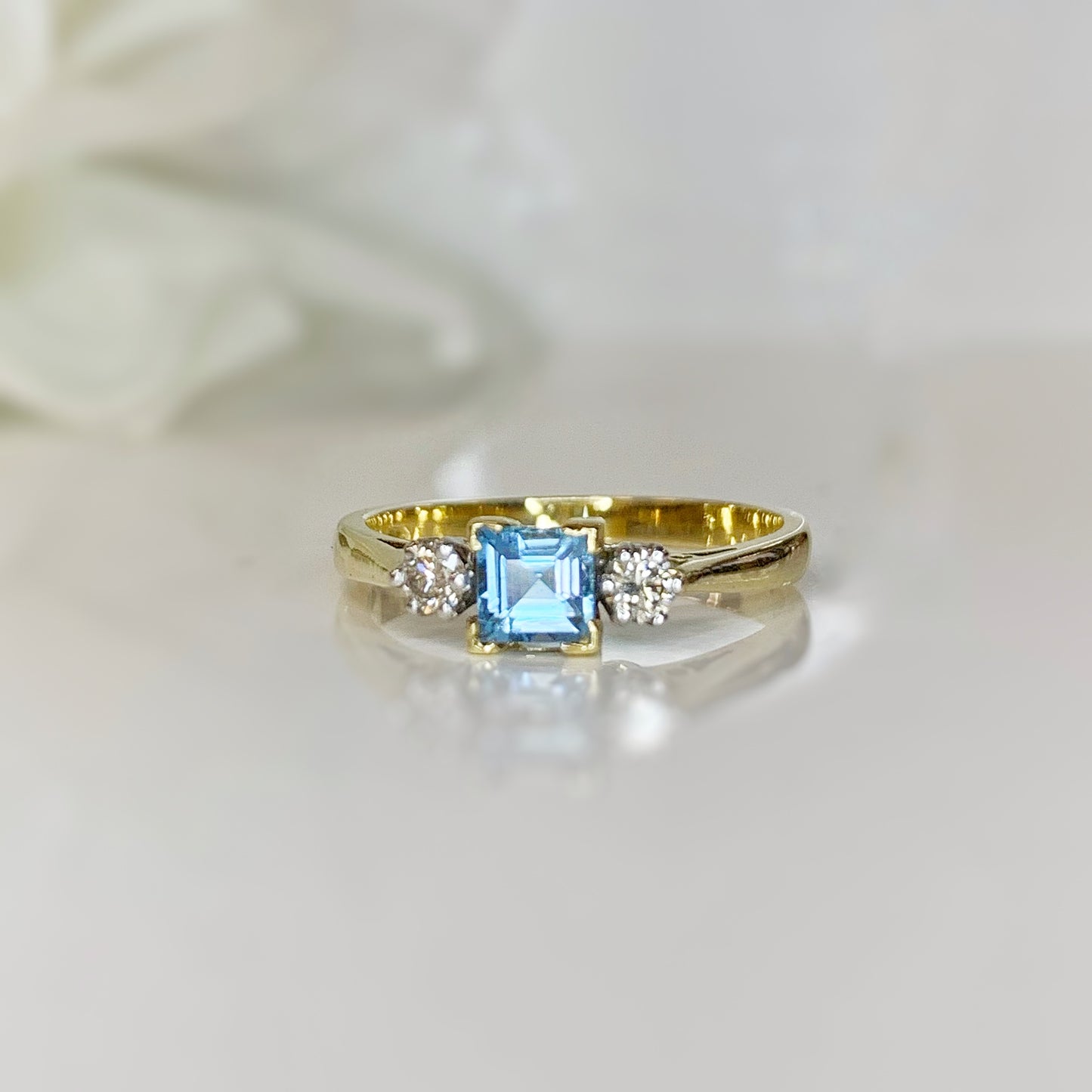 18ct Yellow Gold Vintage Reproduction Blue Topaz and Diamond Ring – SIZE M1/2